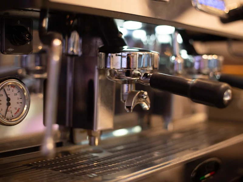installazione-macchine-caffe-automatiche-per-bar-a-novara